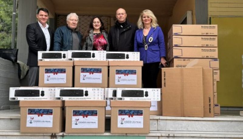 Club Hotel Casino Loutraki: Δωρεά 100 ηλεκτρονικών υπολογιστών σε σχολεία του Δήμου Λουτρακίου